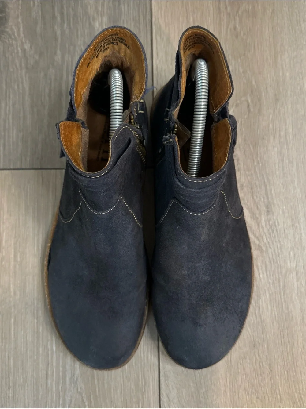 Born Women’s Size 8.5 Wynter Comfort Ankle Bootie Distressed Blue Nubuck